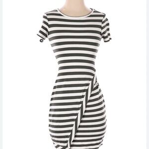 Women’s 41 HAWTHORN White & Olive Green Striped Dress